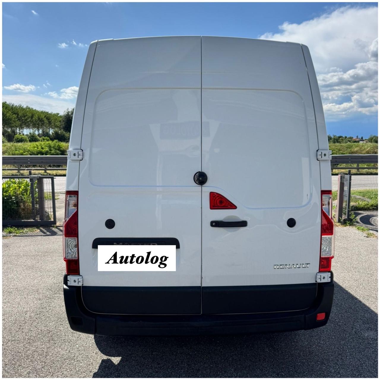 Renault Master T35 2.3 dCi 135 PASSO LUNGO