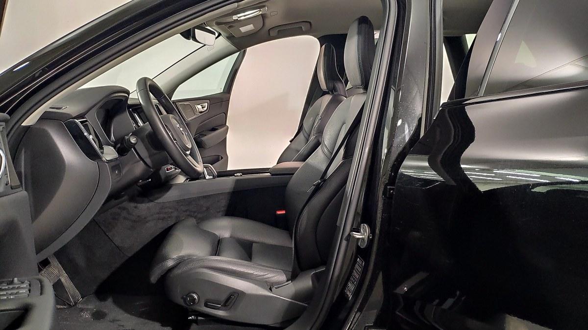 VOLVO Xc60 B4 Mild Hybrid Automatico Plus Dark