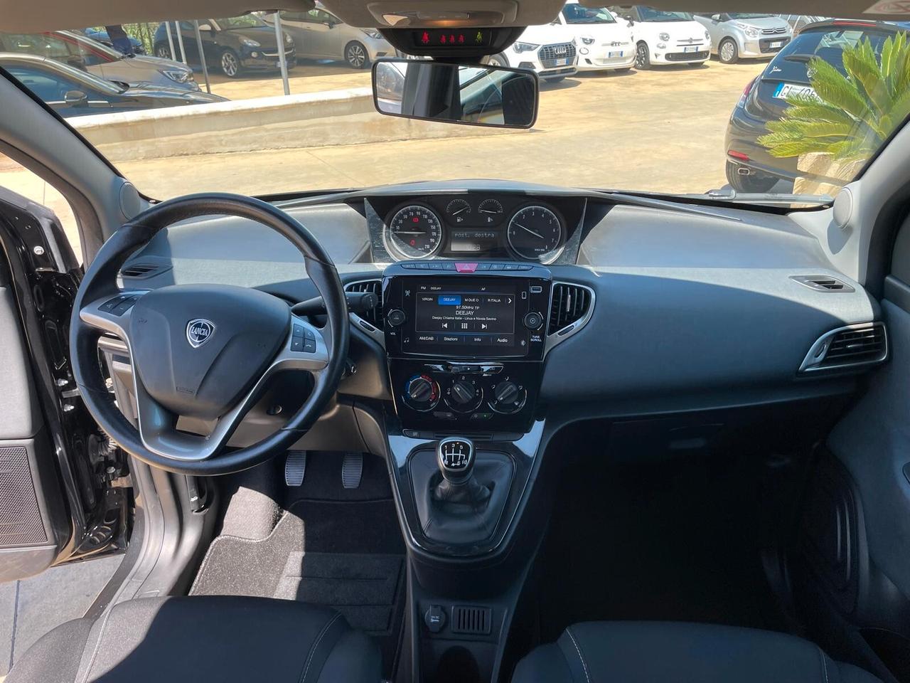 Lancia Ypsilon 1.0 FireFly 5 porte S&S Hybrid Gold