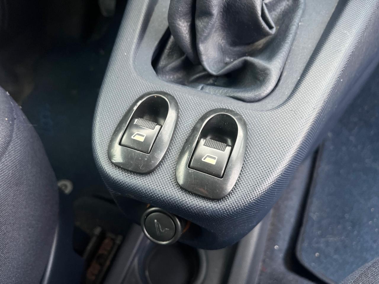 Peugeot 1007 1.4 HDi Happy