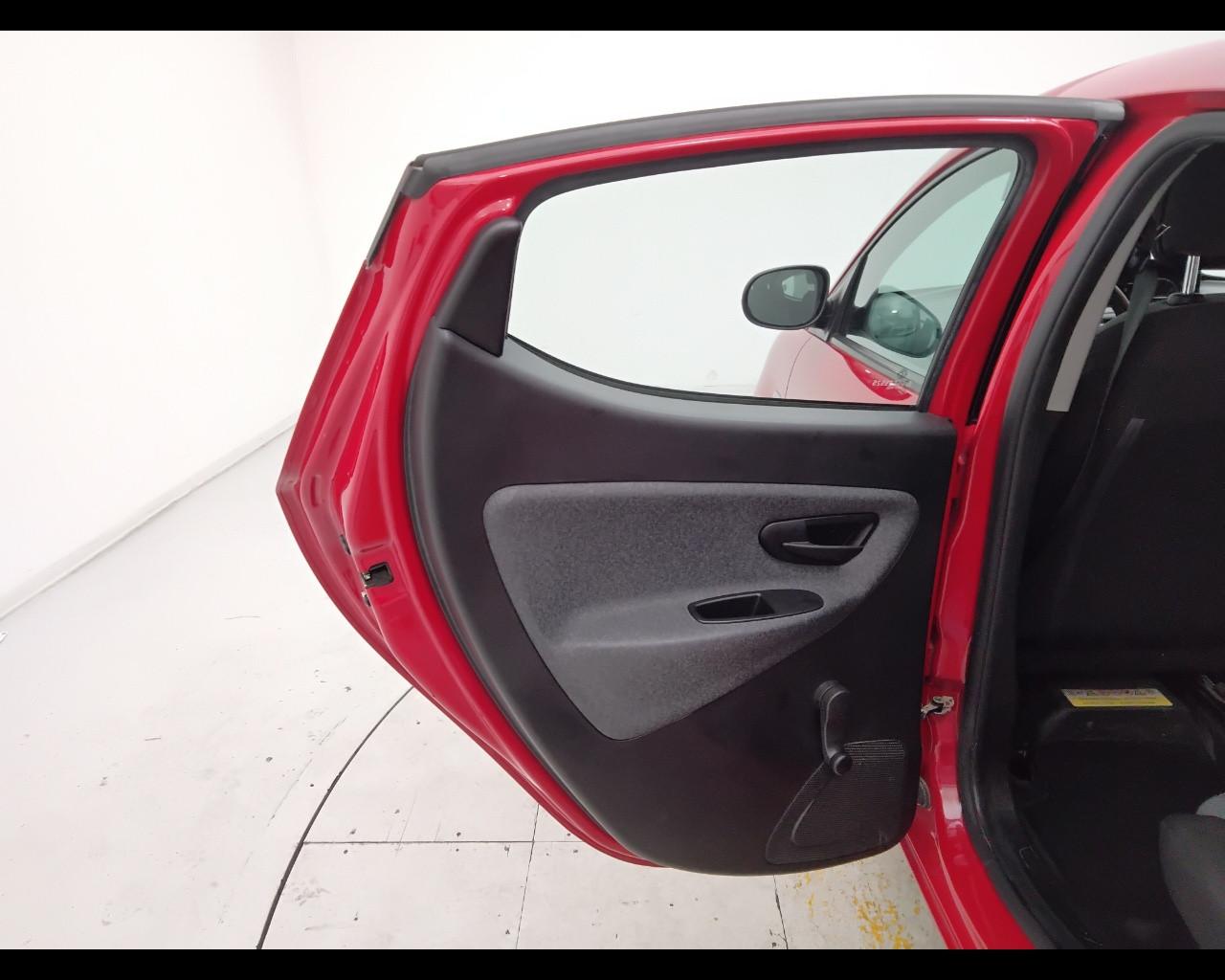 LANCIA Ypsilon III 2015 - Ypsilon 1.0 firefly hybrid Silver s&s 70cv