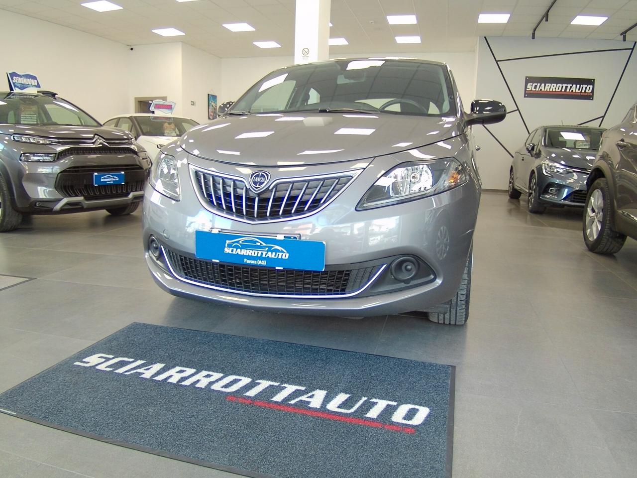 Lancia Ypsilon 1.0 FireFly 5 porte S&S Hybrid Silver Plus