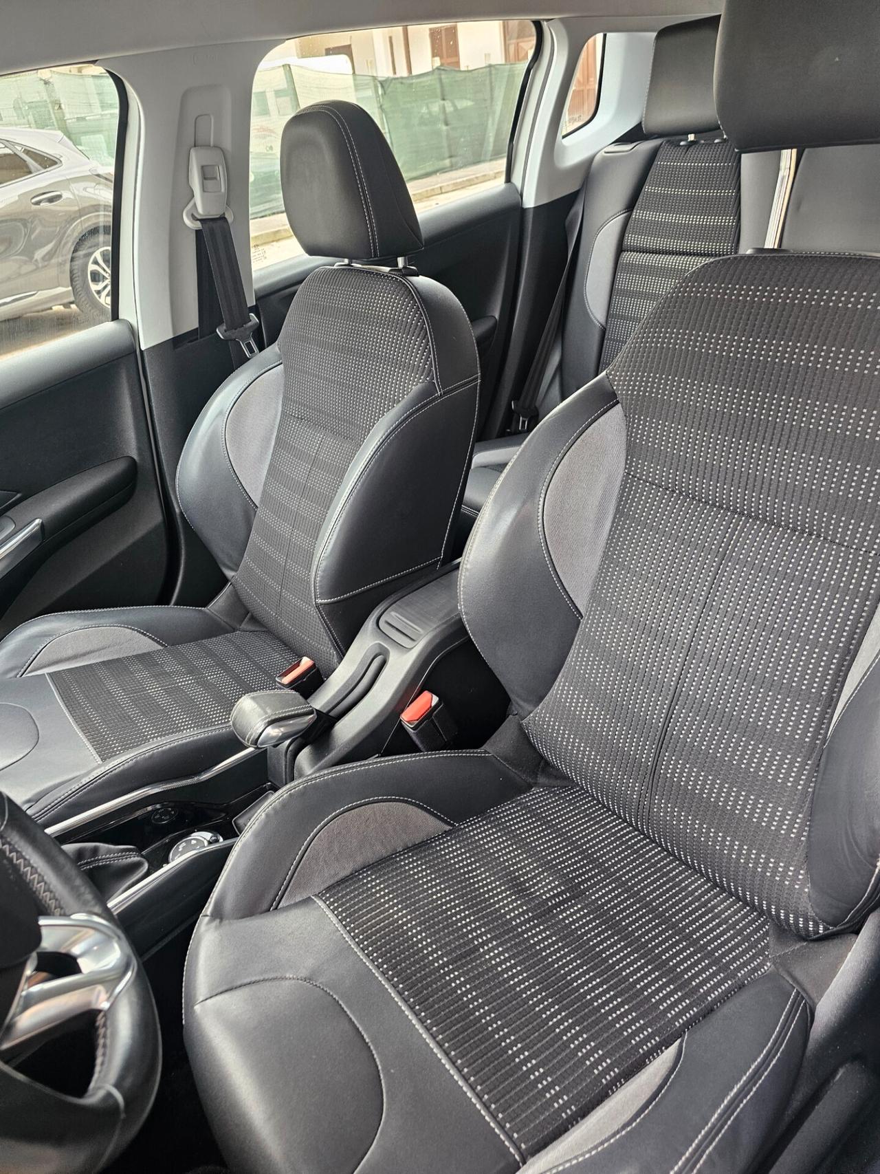 Peugeot 2008 1.6 e-HDi 92 CV Stop&Start Allure