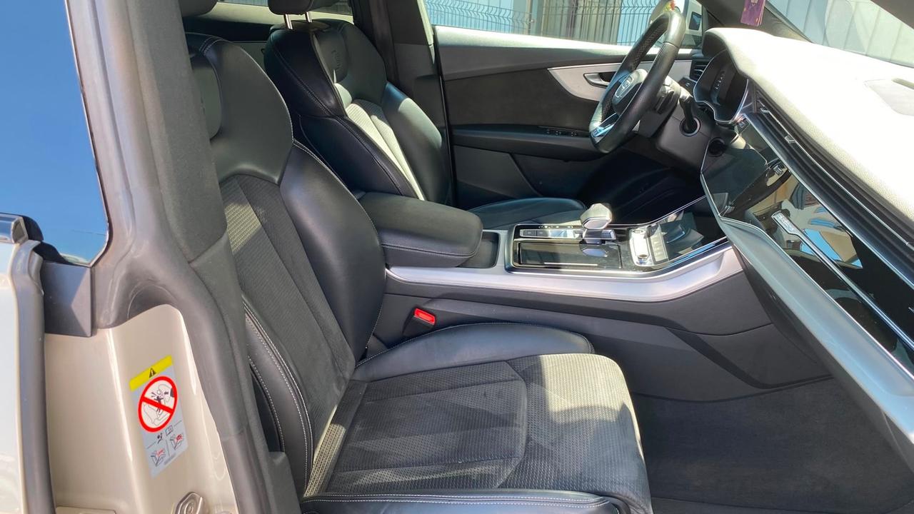 Audi Q8 55 TFSI e quattro tiptronic Sport S-Line