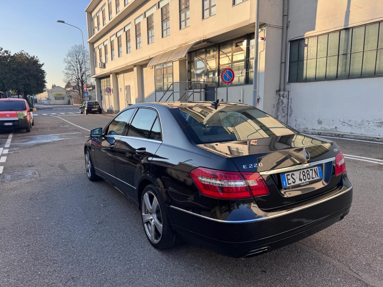 Mercedes-benz E 220 CDI BlueEFFICIENCY Avantgarde