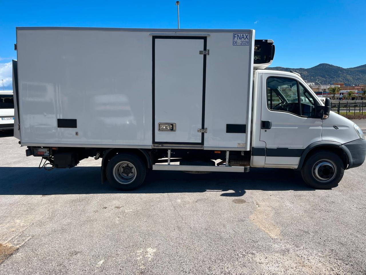 VENDESI IVECO DAILY 60 -15 CON ATP VALIDA FINO AL 2029 PER INFO 3279411053