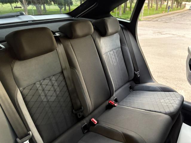 VOLKSWAGEN Taigo 1.0 TSI 110 CV DSG R-Line TETTO APR/PAN