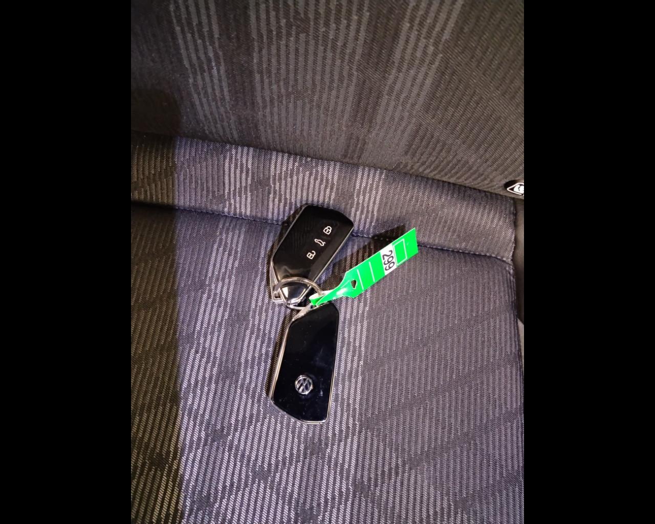 VOLKSWAGEN Golf VIII 2020 - Golf 1.5 tsi evo R-Line 130cv