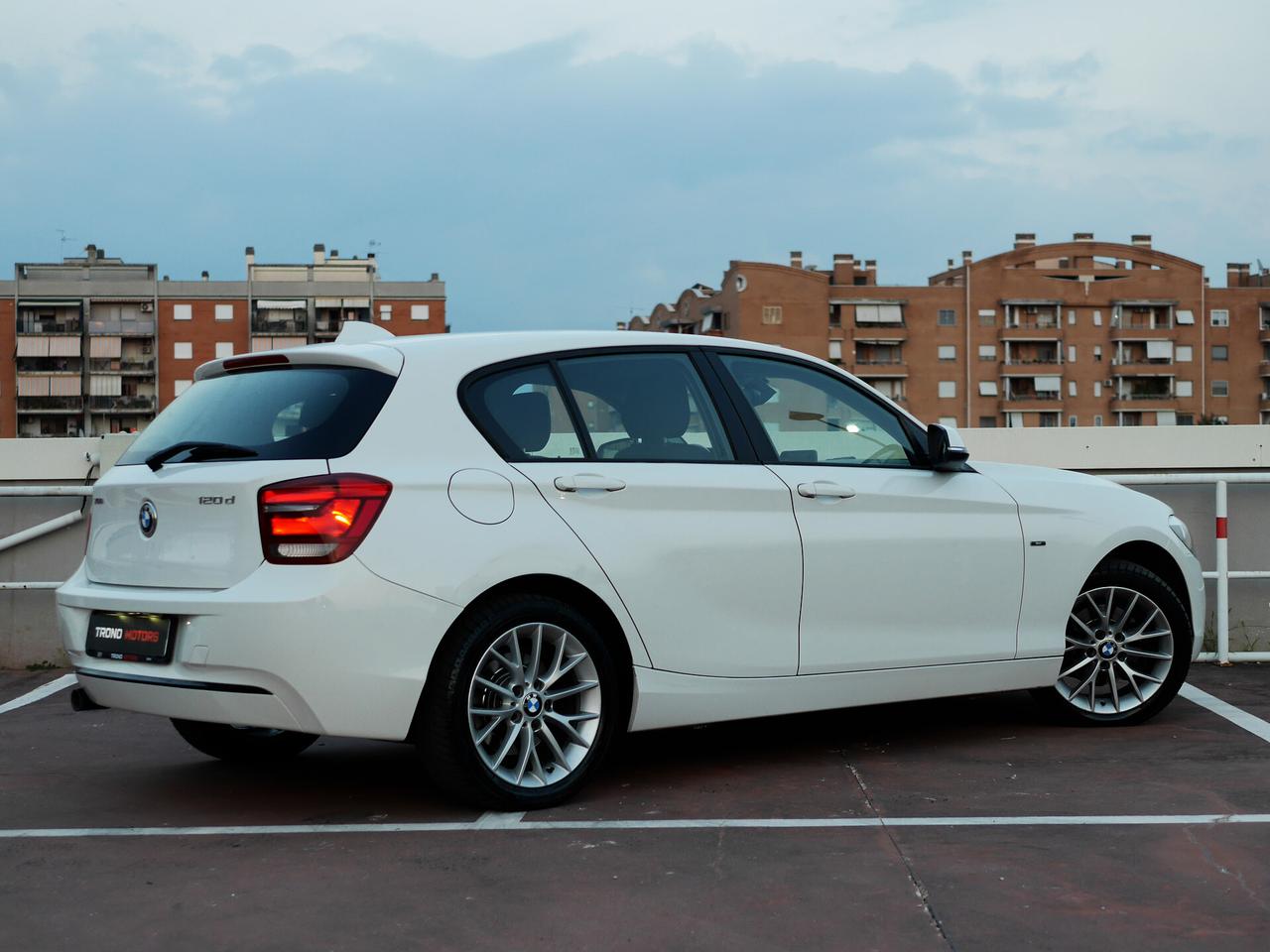 Bmw 120 120d xDrive 5p. Business Advantage