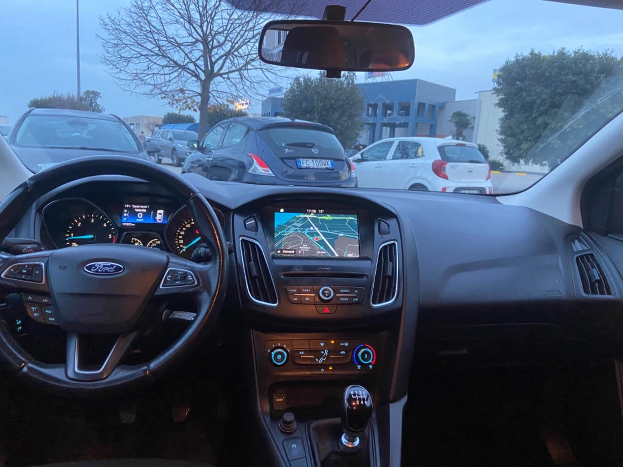 Ford Focus 1.5 TDCi 95 CV SW nuova garanzia12