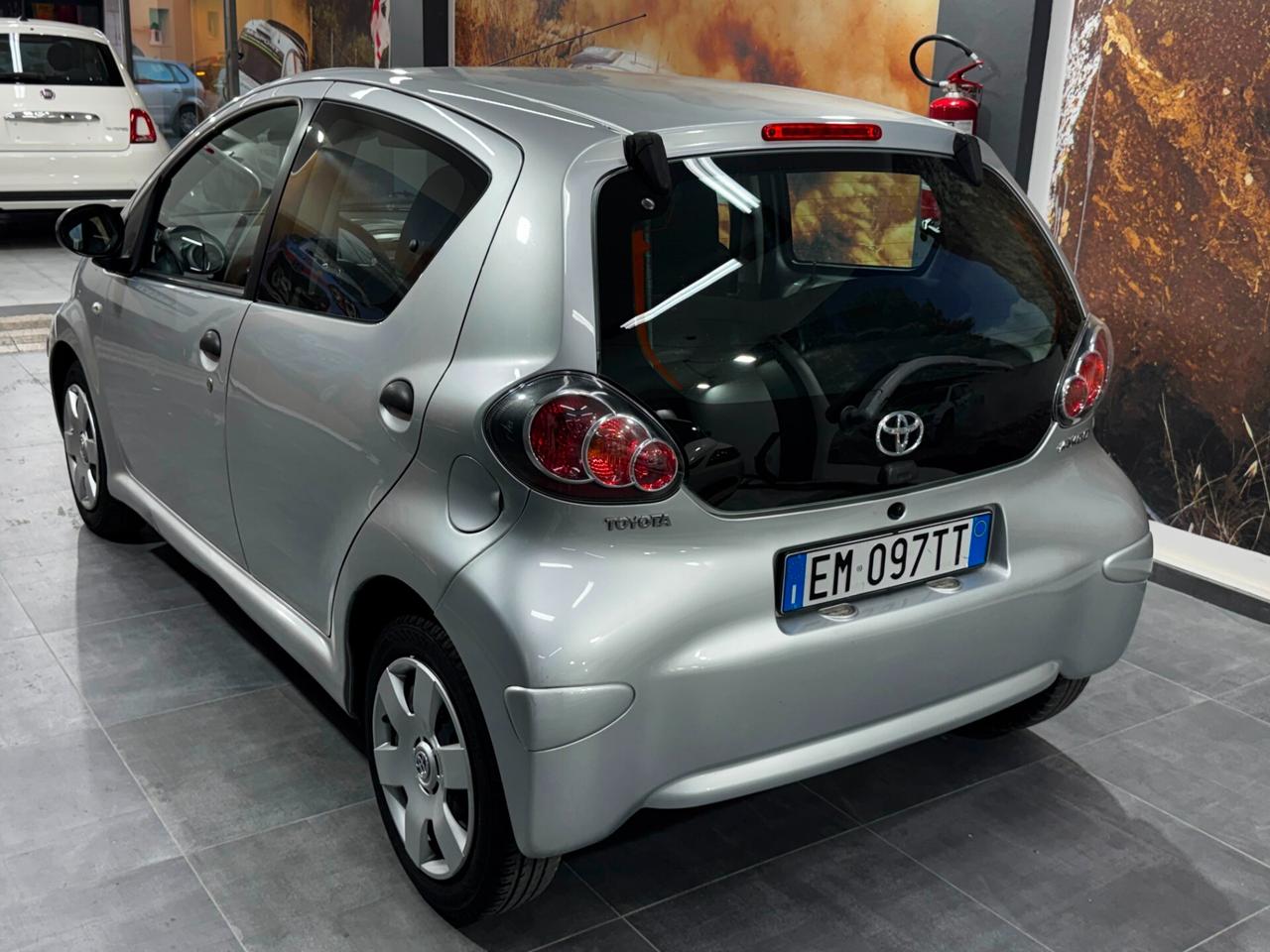 Toyota Aygo 1.0 68CV 5 porte Active 53596 KM