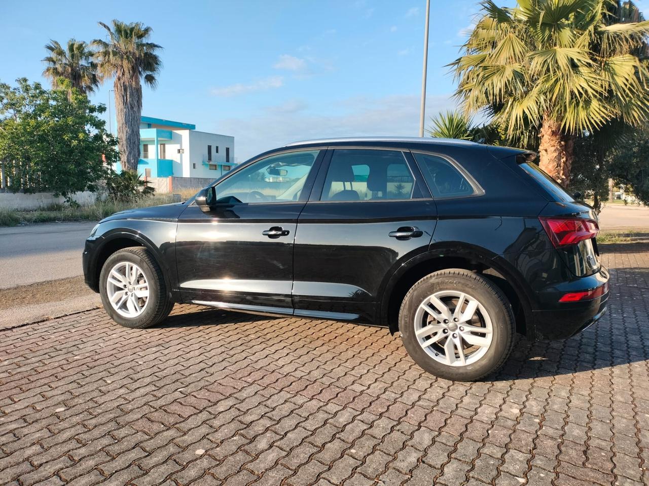 Audi Q5 2.0 TDI quattro S tronic Business