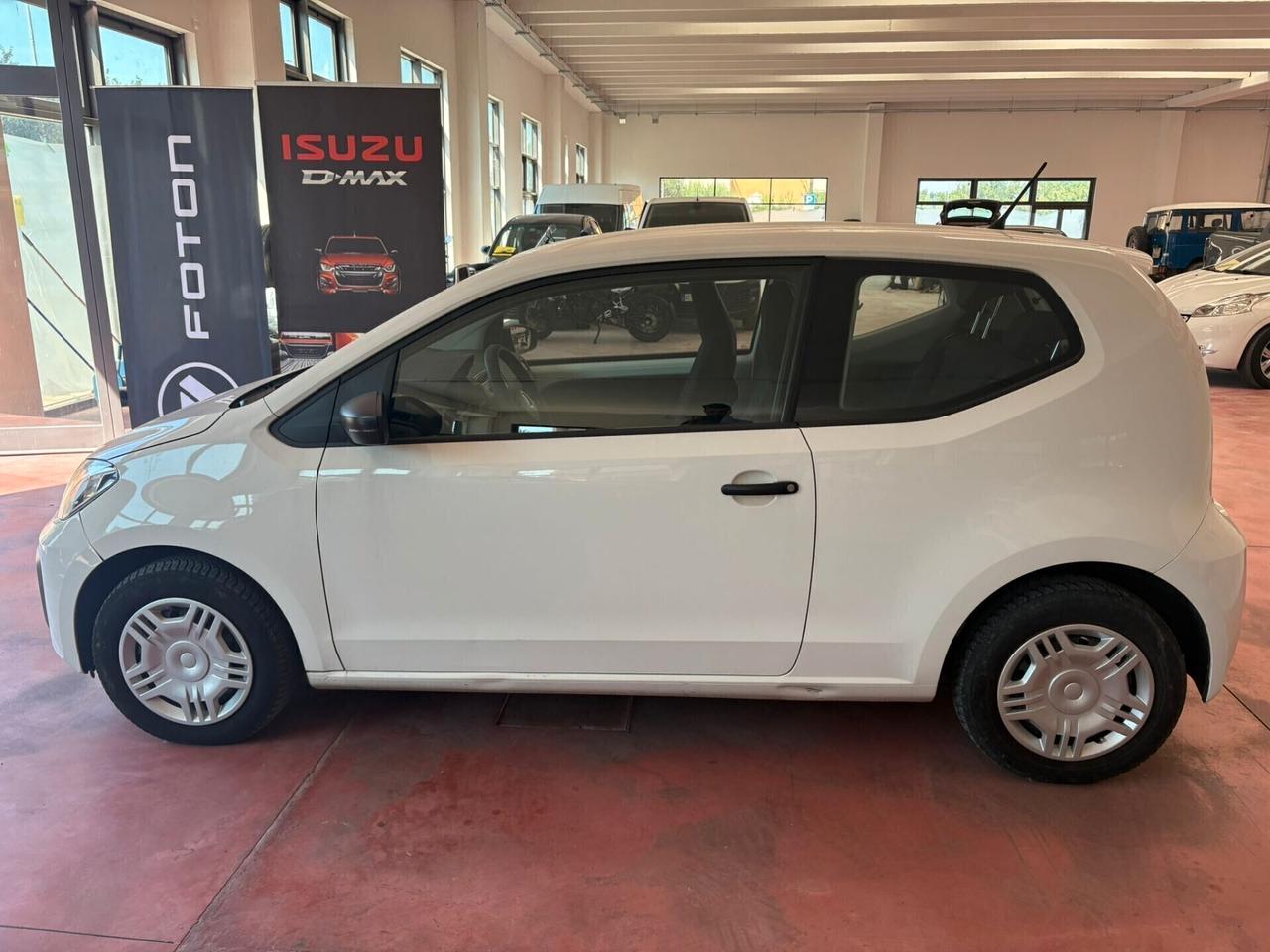 VOLKSWAGEN UP benzina 1000 CV 60 Km 155.974 X NEOPATENTATI Garanzia 12 mesi