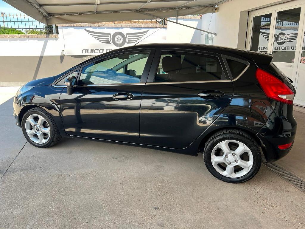 Ford Fiesta Titanium 1.4 97 CV GPL della Casa