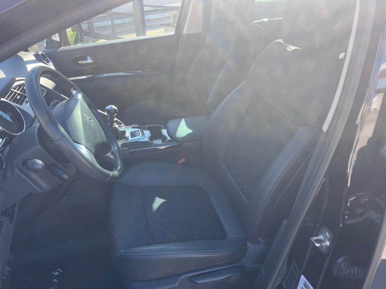 Peugeot 3008 1.6 benzina 73000 km 2015