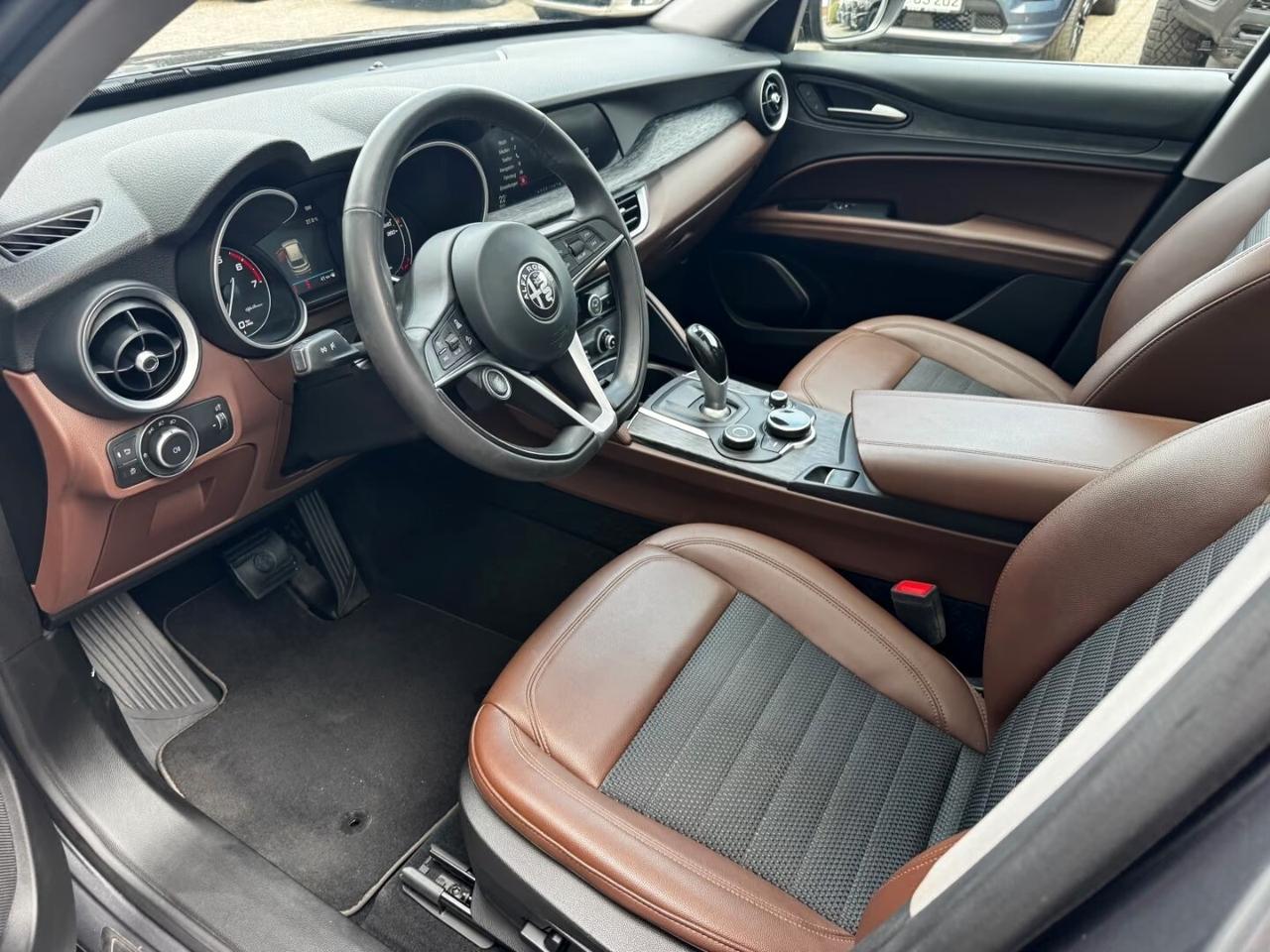 Alfa Romeo Stelvio 2.0 Turbo 200 CV AT8 Q4 Executive