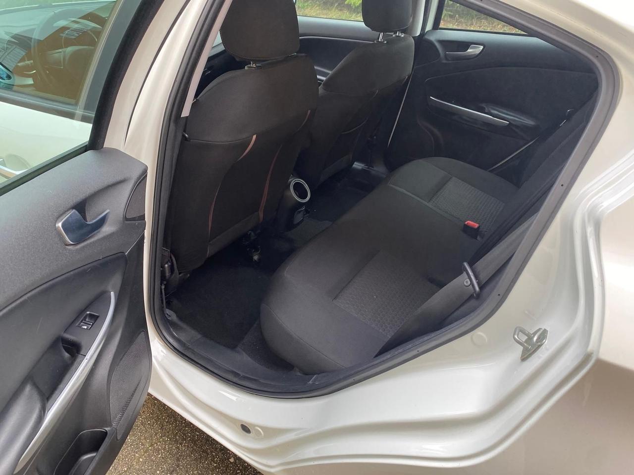 ALFA ROMEO GIULIETTA 1.6 JTDm-2 MOLTO BELLA GUARDA