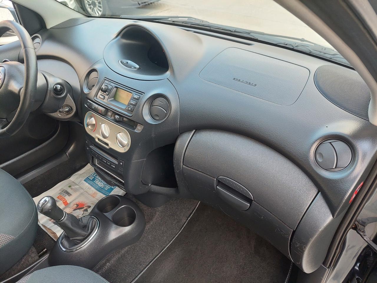 Toyota Yaris 1.0 Benzina 5 porte