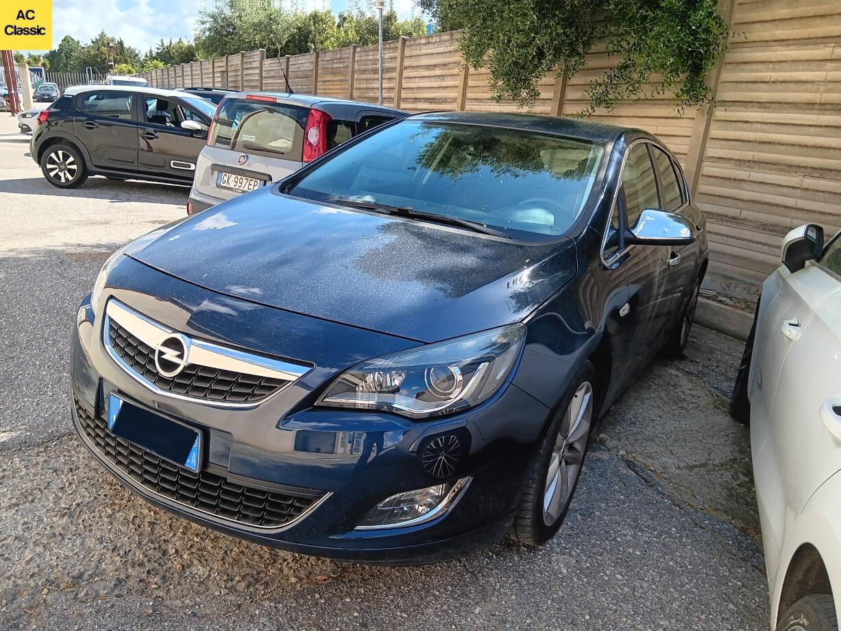 Opel Astra Cosmo 1.4 Turbo (140 cv)