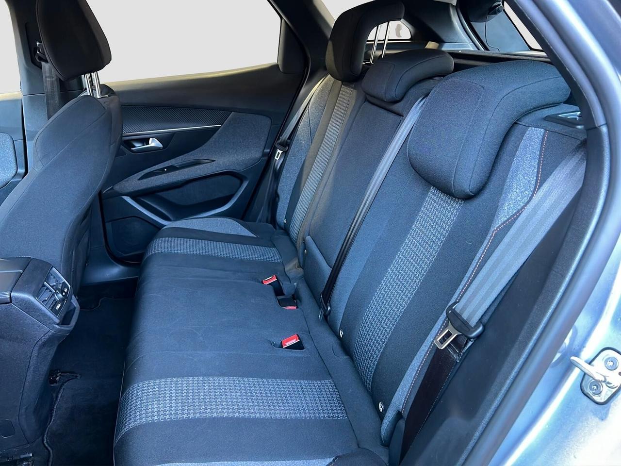 Peugeot 3008 BlueHDi 130 S&S Active Business