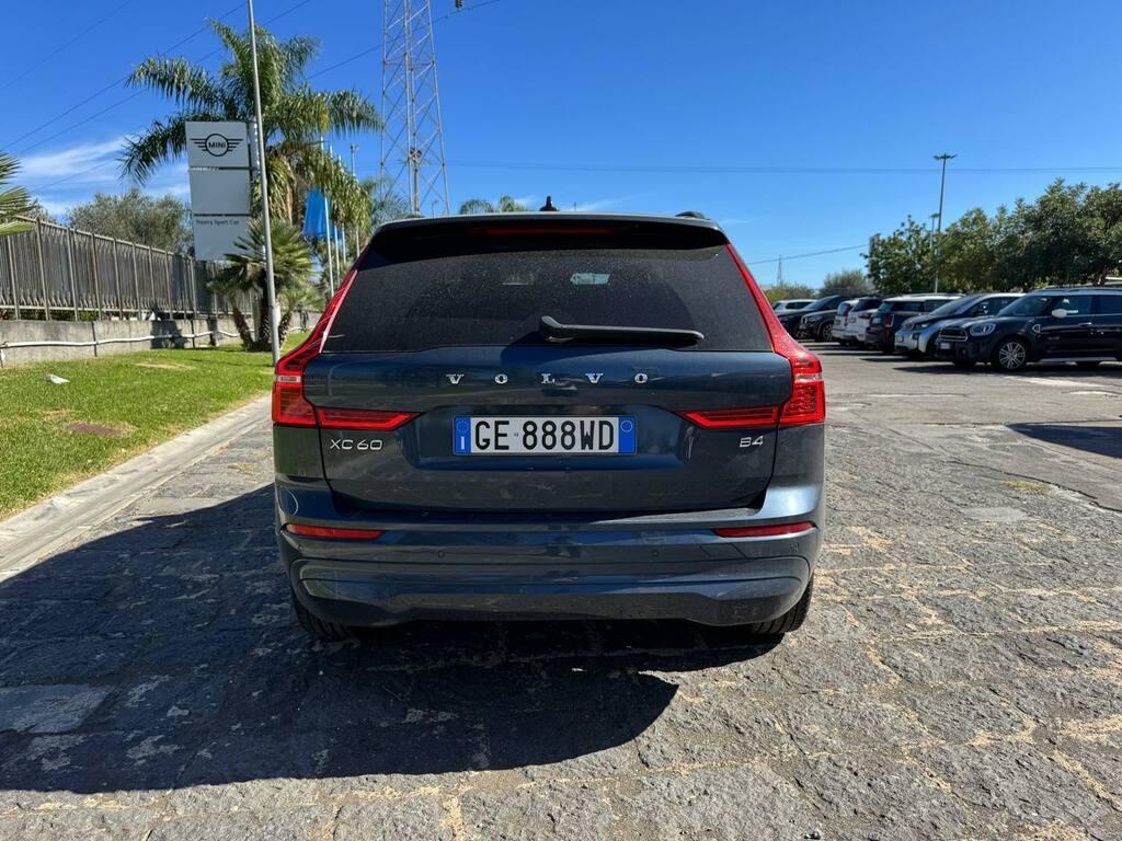 Volvo XC60 2.0 B4 Momentum Auto