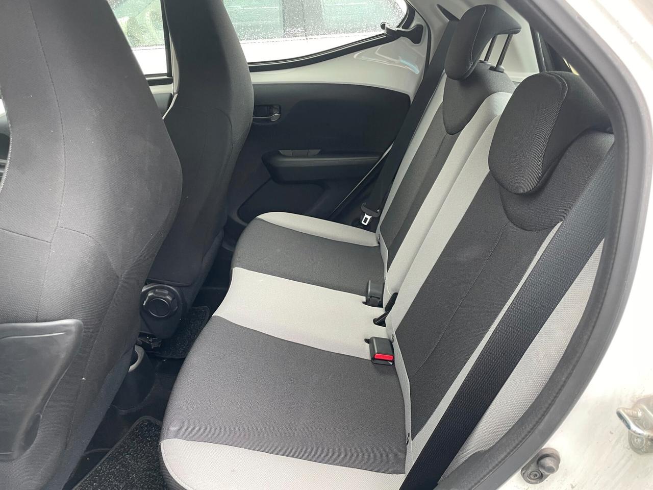 Toyota Aygo 1.0 VVT-i 69 CV 5 porte x-wave PREZZO REALE