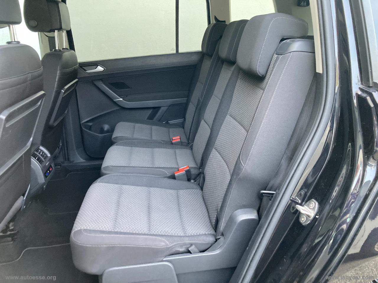 VOLKSWAGEN Touran 2.0 TDI 150 CV DSG Business BMT