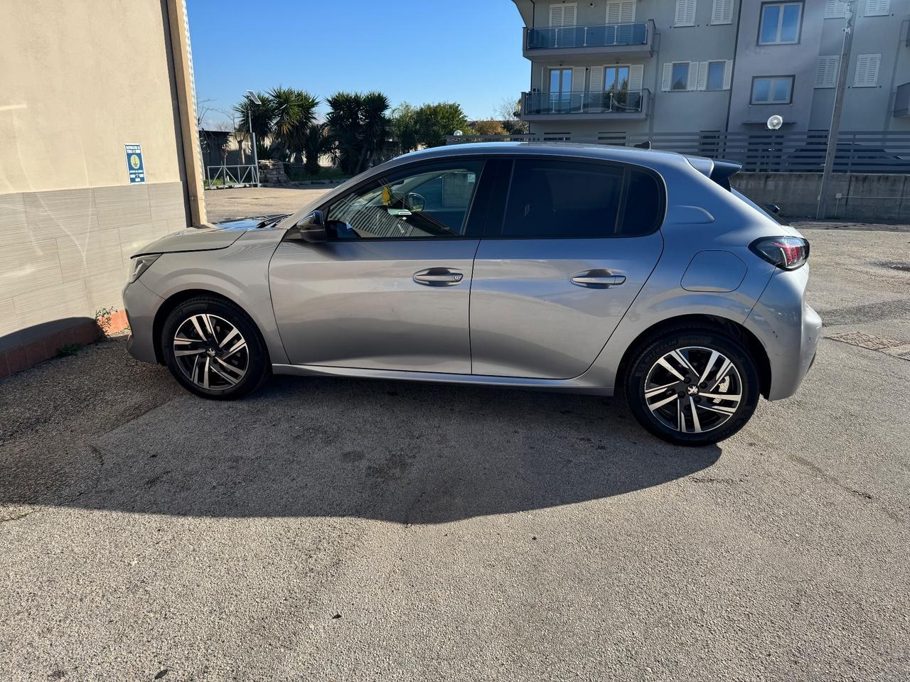 Peugeot 208 BlueHDi 100 Stop&Start 5 porte Allure