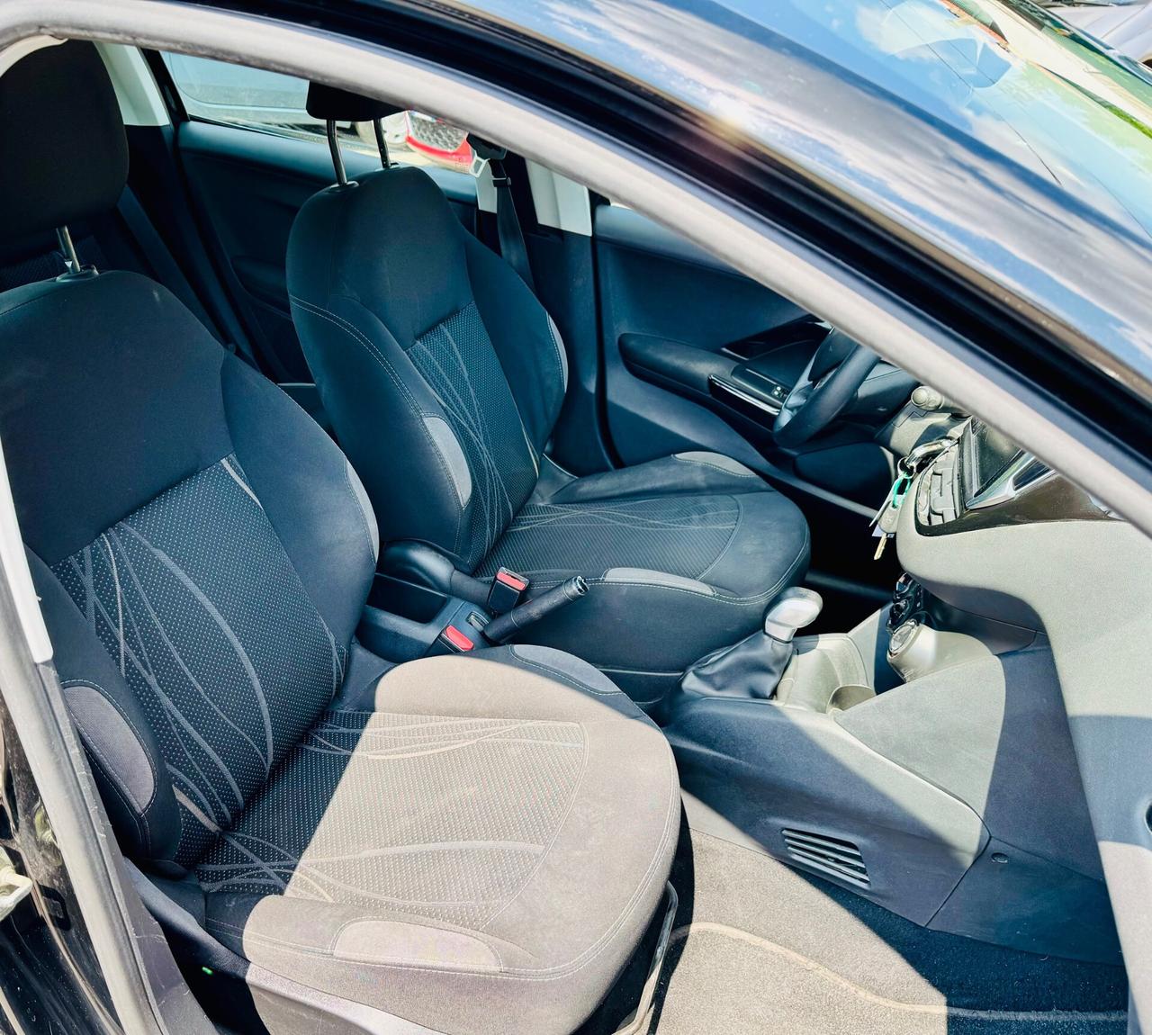 Peugeot 208 1.2 VTi 82 CV 5 porte Allure ok Neopatentati