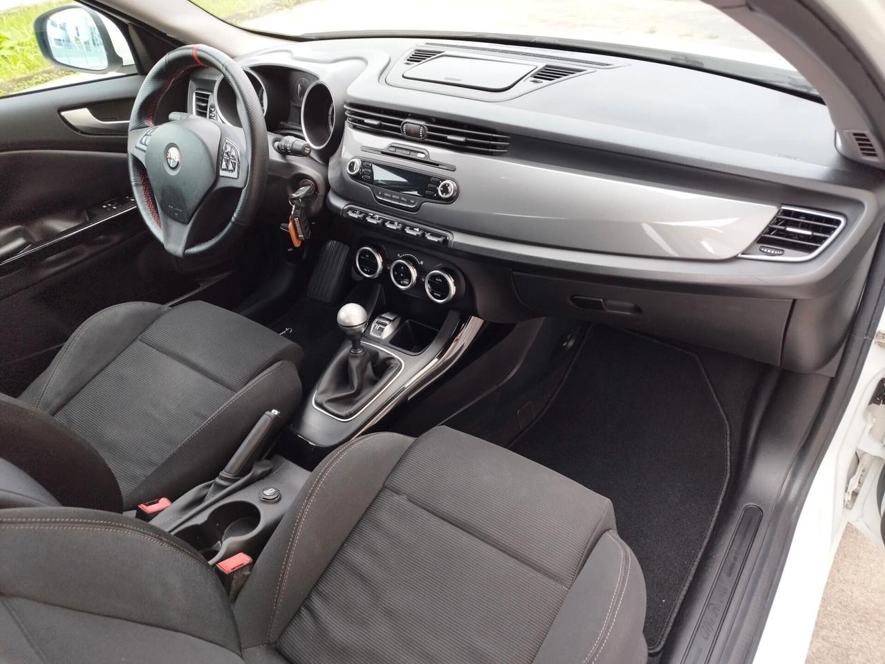 Alfa Romeo Giulietta - 1.6 JTDm-2 - Neopatentati