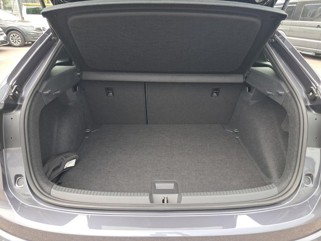 Volkswagen Taigo 1.0 tsi 110 cv r-line