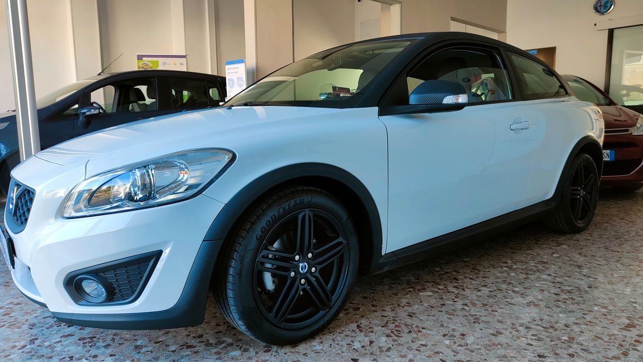 Volvo C30 D2 R-Design