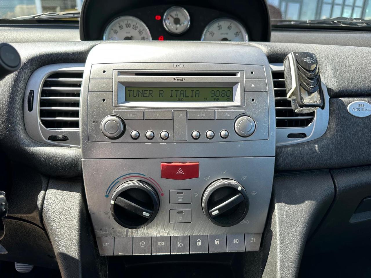 Lancia Ypsilon 1.2 8v Argento 69cv