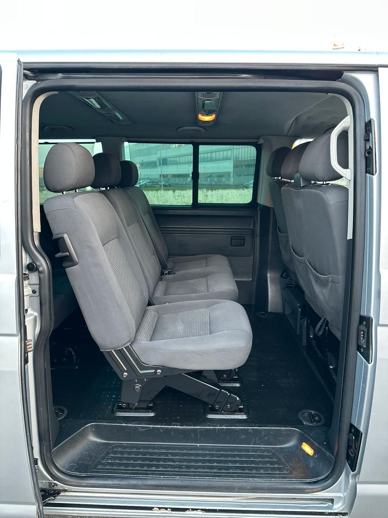 Volkswagen Transporter 2.5 TDI 131CV PC Kombi 9 posti