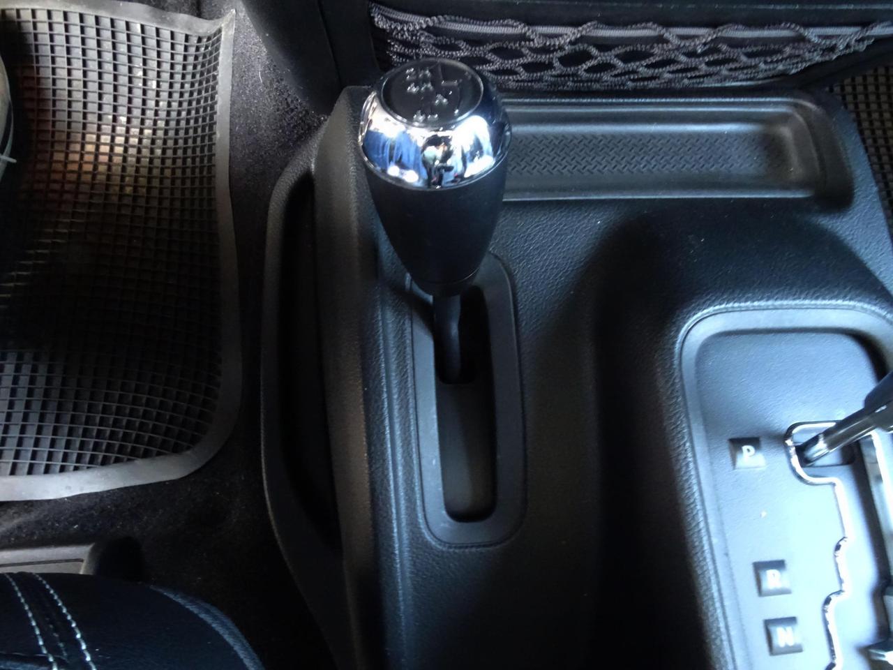 Jeep Wrangler 2.8 CRD DPF Sahara 4x4 automatic