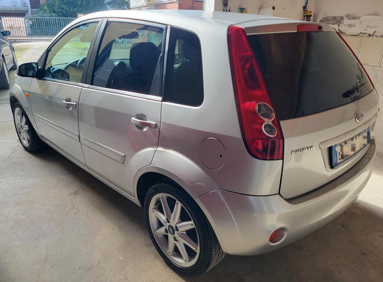 Ford Fiesta 1.4 TDCi 5p. Ghia