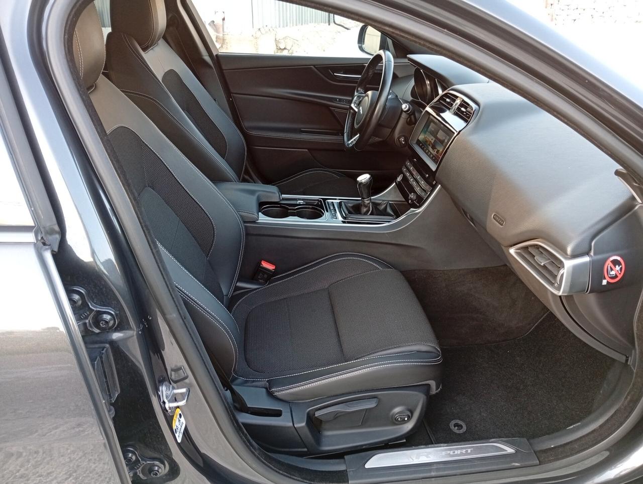 Jaguar XE 2.0 D Turbo Portfolio