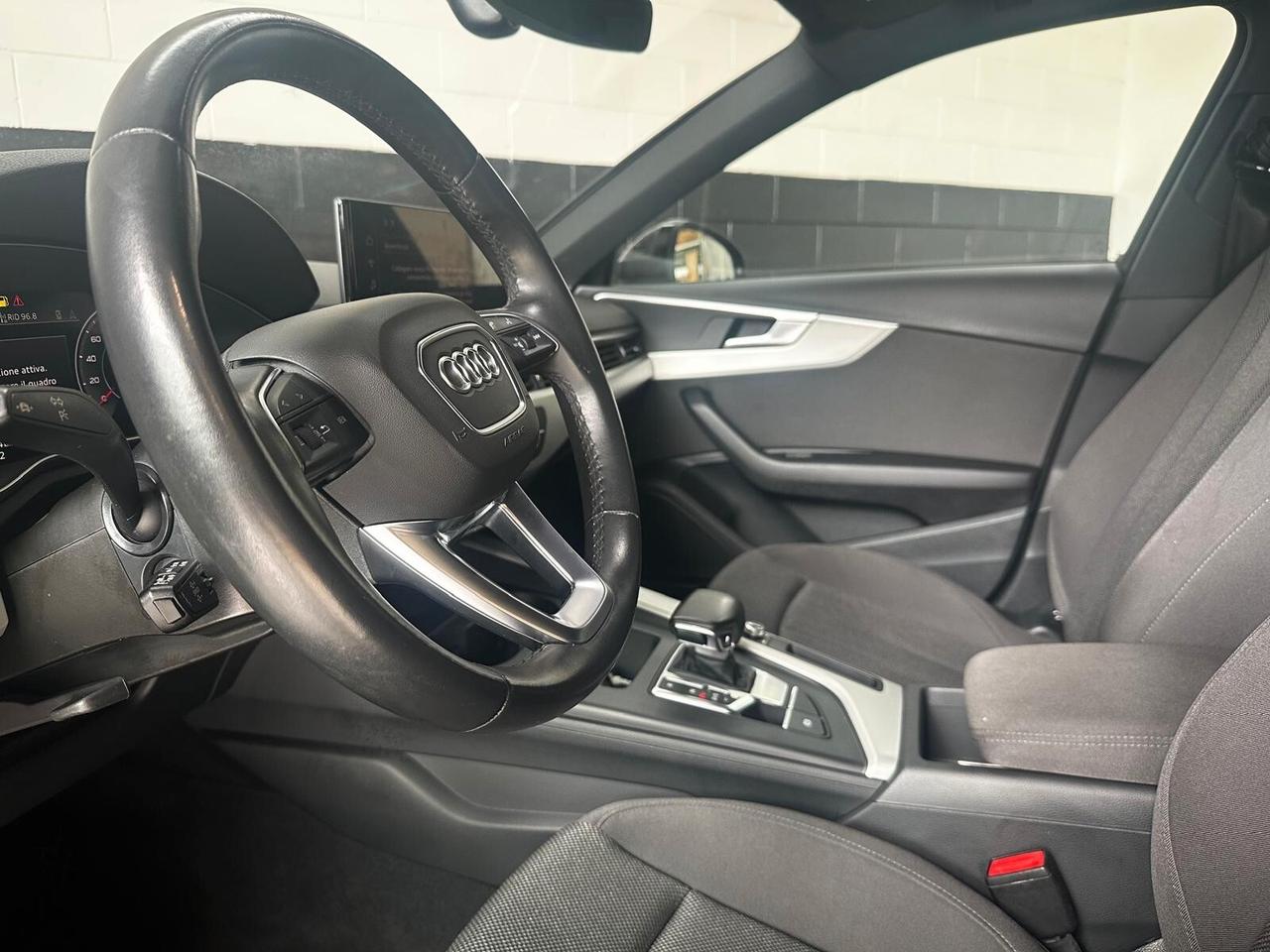 Audi A4 Avant 30 TDI/136 CV mhev S tronic Business Advanced