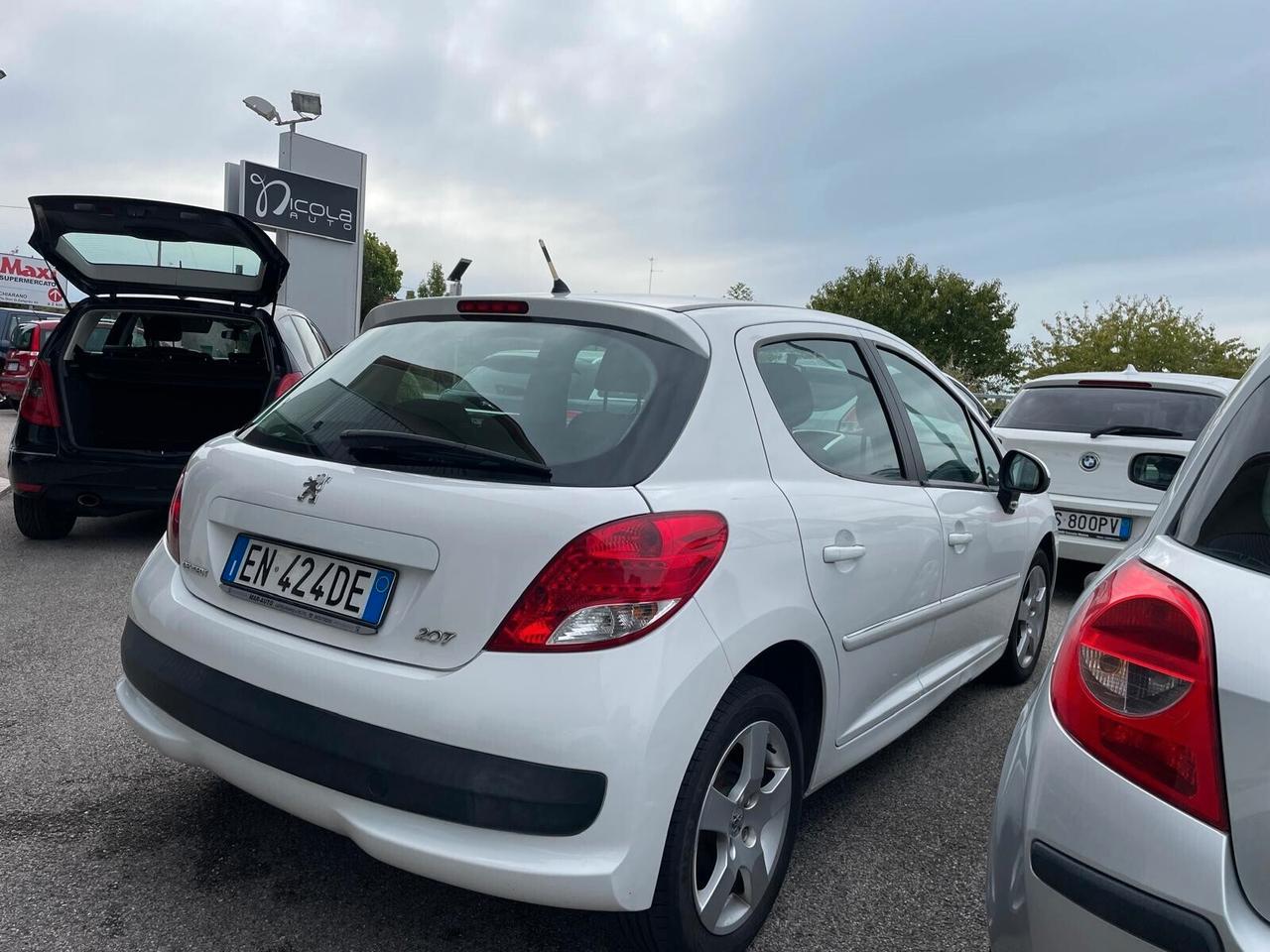 Peugeot 207 1.6 8V HDi 93CV 5p. Allure Neopatentati