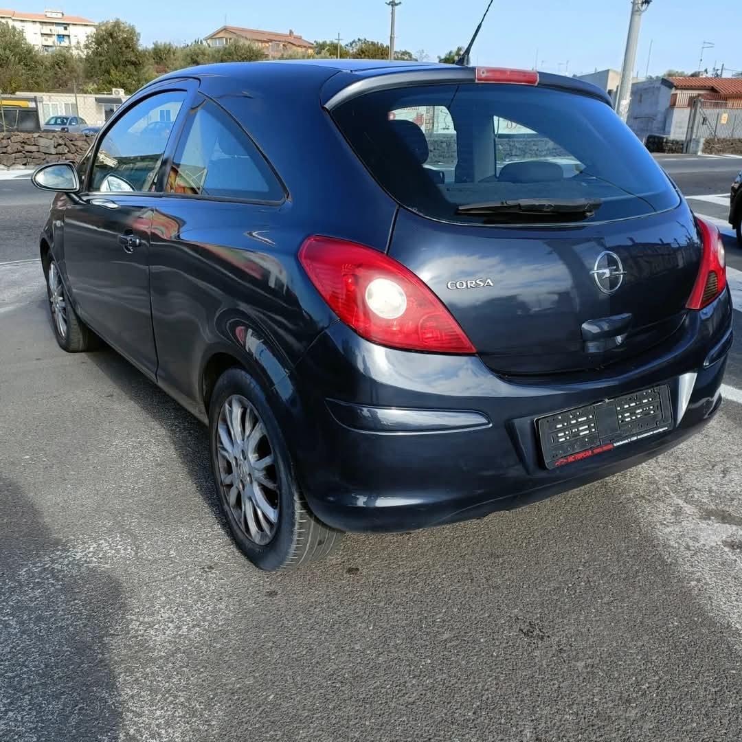 Opel Corsa 1.2 Edition