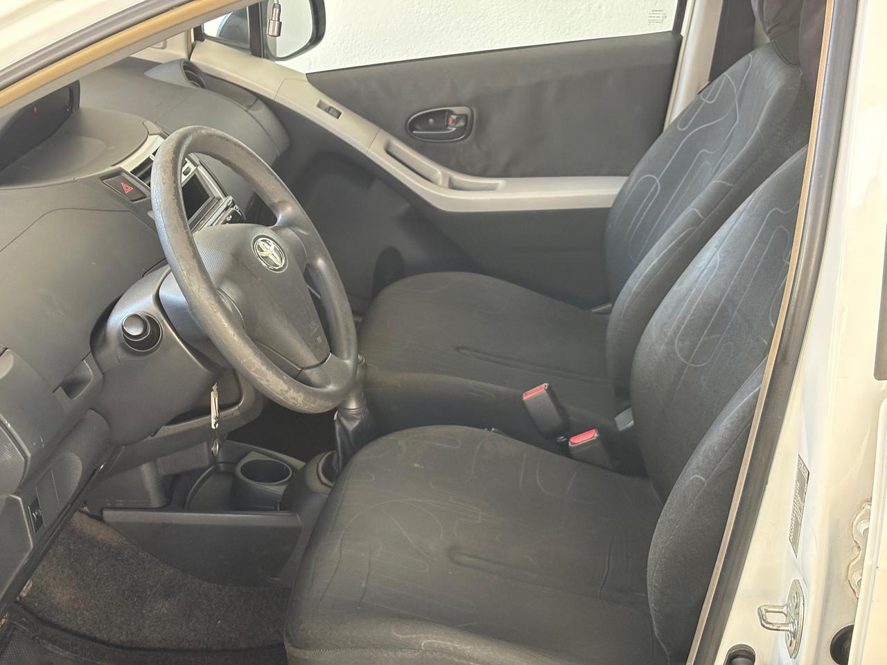 Toyota Yaris 1.0 5 porte Sol