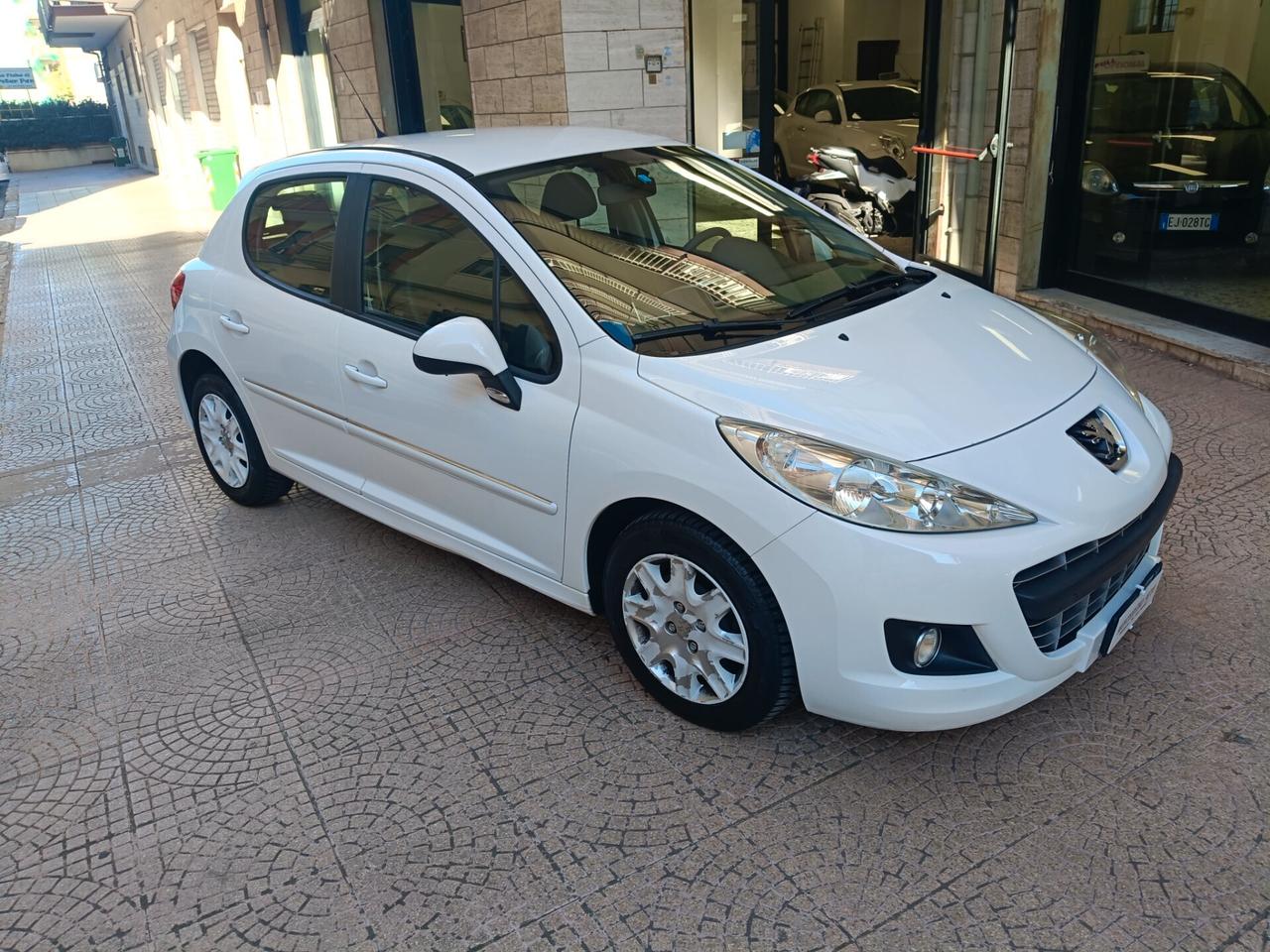 PEUGEOT 207 1.4 DIESEL 70CV-NEOPATENTATI-Euro 4790