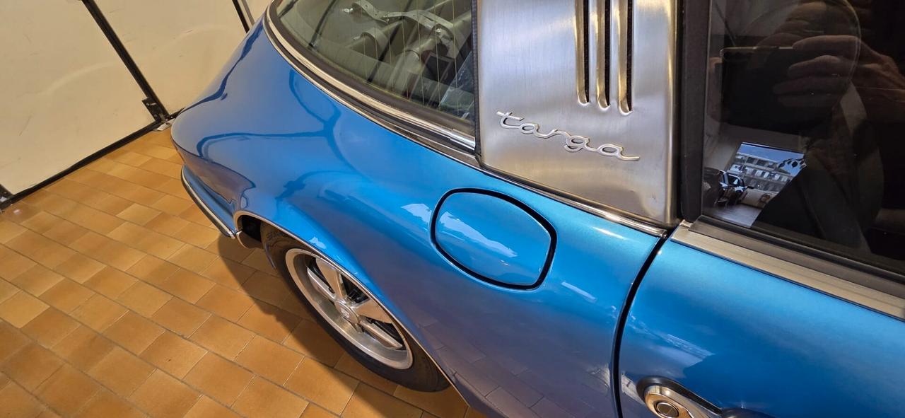 Porsche 911 2400T Targa Asi Restauro Ölklappe