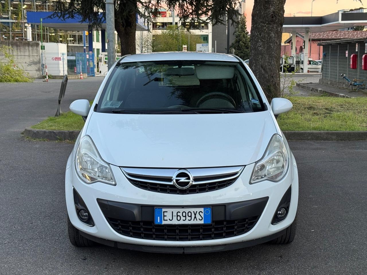 Opel Corsa 1.2 5 porte Cosmo