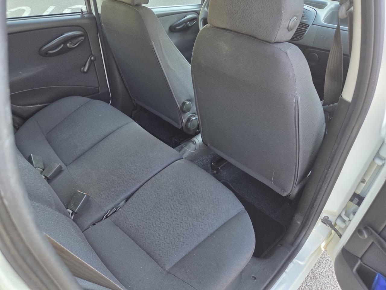 Fiat Punto 1.2 16V 5 porte Emotion* Neo patentati *