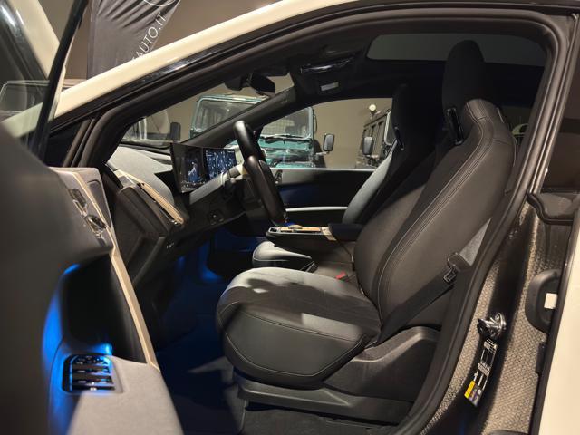 BMW iX xDrive40 Pacchetto Sportivo