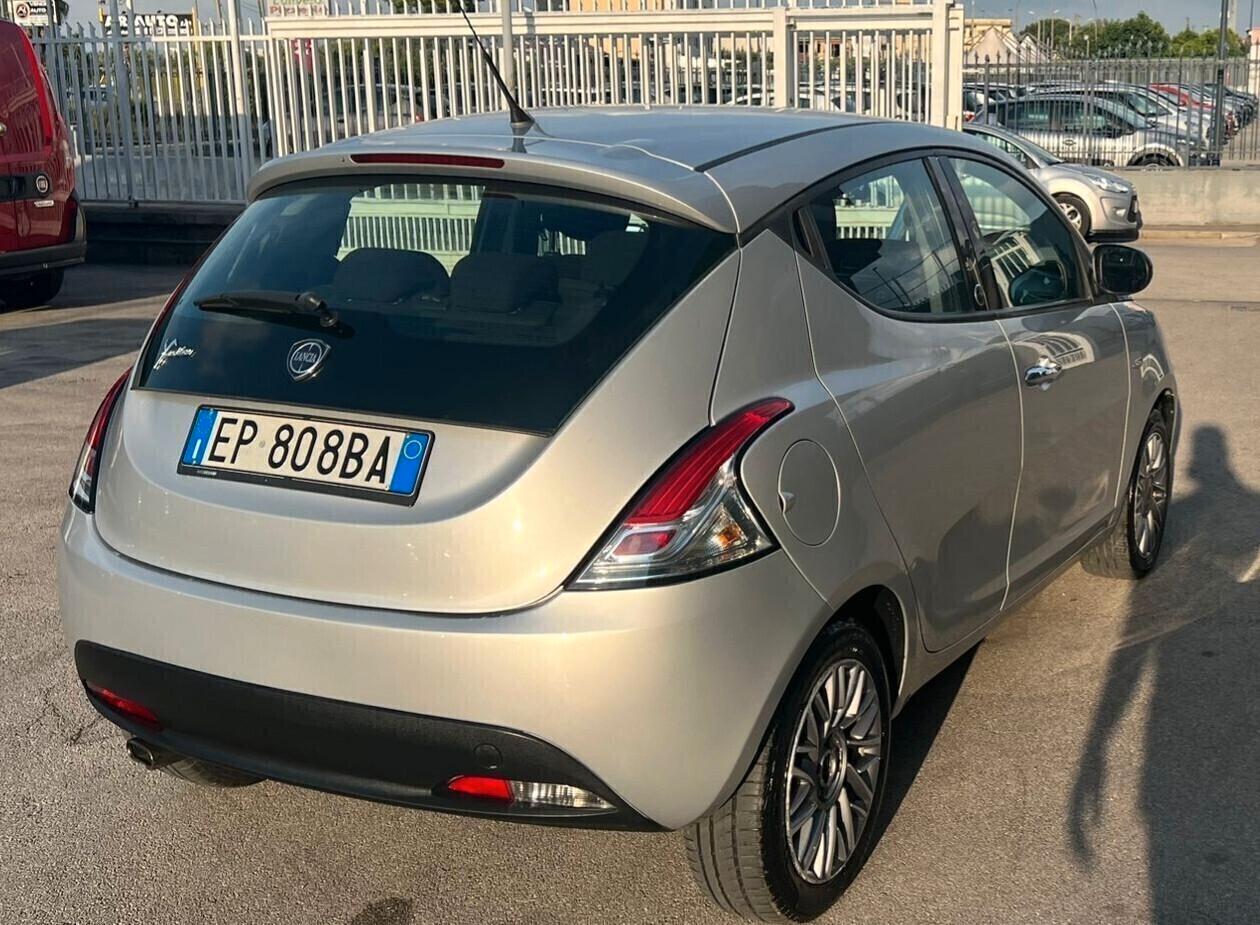 Lancia Ypsilon 1.2 69 CV 5 porte GPL Ecochic Gold