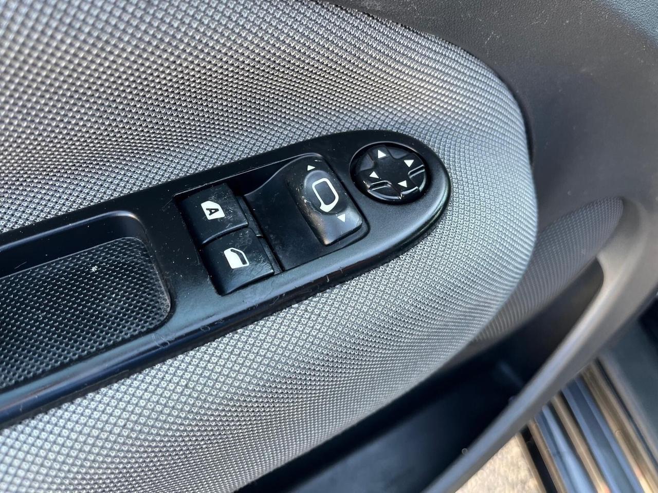 Citroen C3- Picasso -1.6 hdi - full-2013