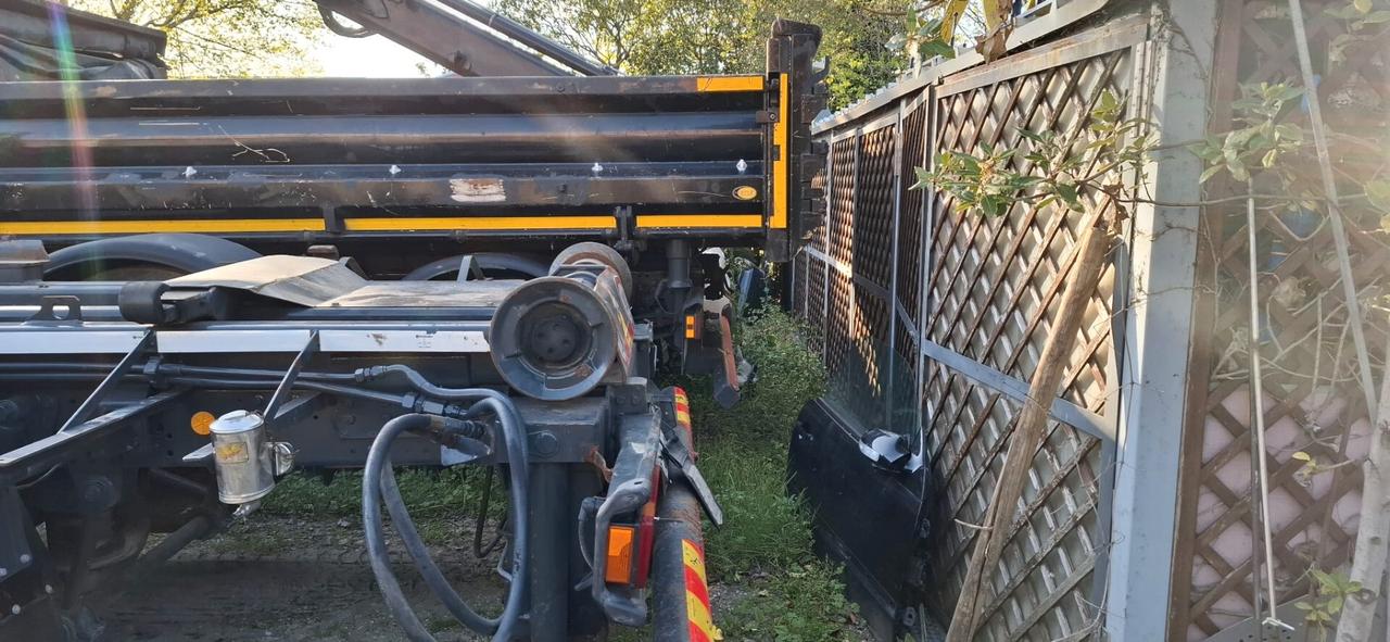 IVECO STRALIS 260 E31 CARICATORE E SCARRABILE