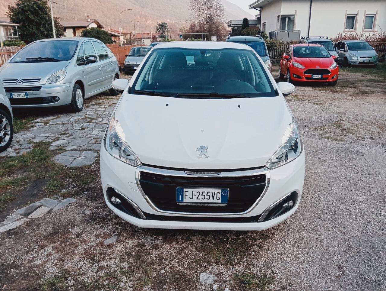 Peugeot 208 PureTech 82 5p. GPL Access